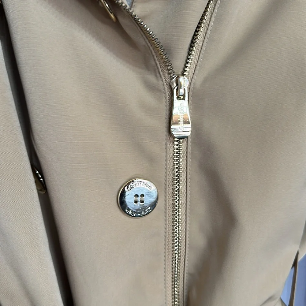 Calvin Klein Belted Trench Coat with Hood | Size medium | Tan color - Picture 6 of 17